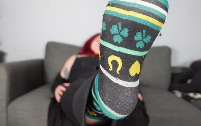 Deanna deadly: Stinky Boot and Sock Smelling JOI for POV After St...