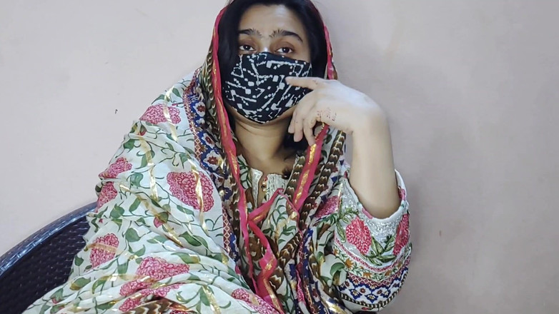 Faryal: Bari baji ne di chote bhai apni Chut-klare Hindi-Unterhaltung
