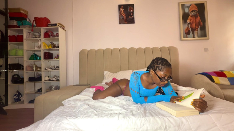 Spicyperry: Horny Nerd Reading, Squirting and Pussyfarts