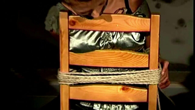 Submissed: Cory привязали к стулу