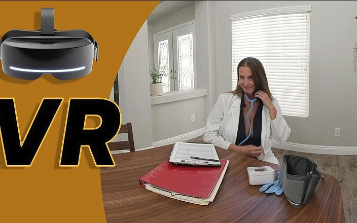 Sex Over 50 VR: Sexy Mature MILF Makes a House Call