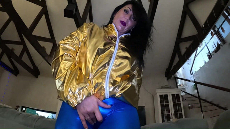 MilfyCalla: MILFディープスロート&amp;マスターベーション・ティーズ - キャメルトゥ、ティッツ&amp;イムプレイ