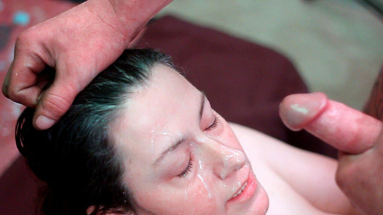 Dirty Dees: Ona uwielbia kutasy jacked na jej twarz. Domowa ogromna twarz