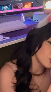 Gamer Girl Gives Under Desk Blowjob