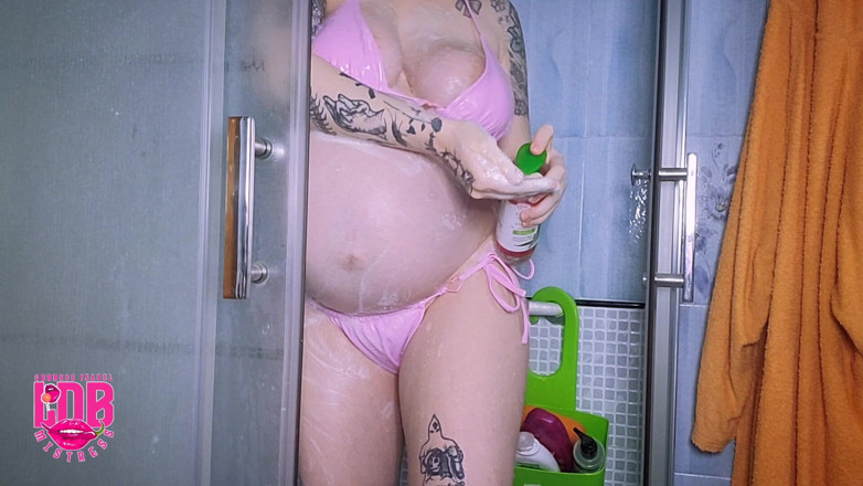 LDBMistress: Shower Time - 9 Months Pregnant