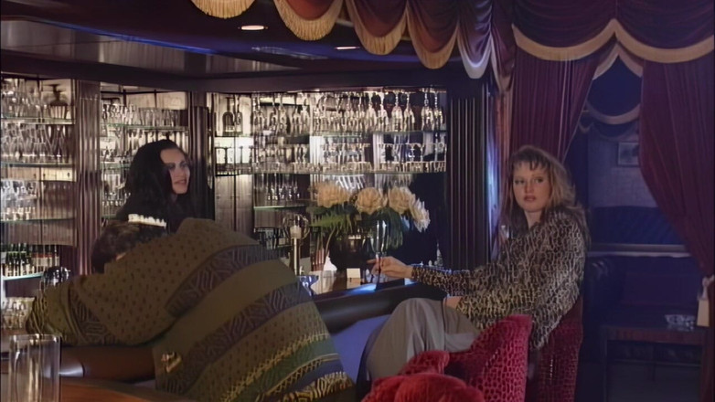 Vintage Movies XXX Best of: Kompilasi, bar, kolam renang, fucking dan blowjob di mana-mana.