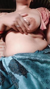 Deshi Housewife Squirting Her Hot Tight Pussy