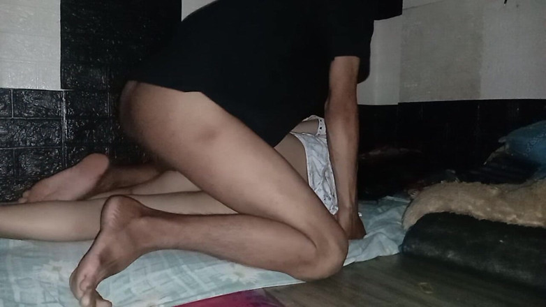 Famly sex: Mengongkek wanita Asia yang cantik bahagian 3