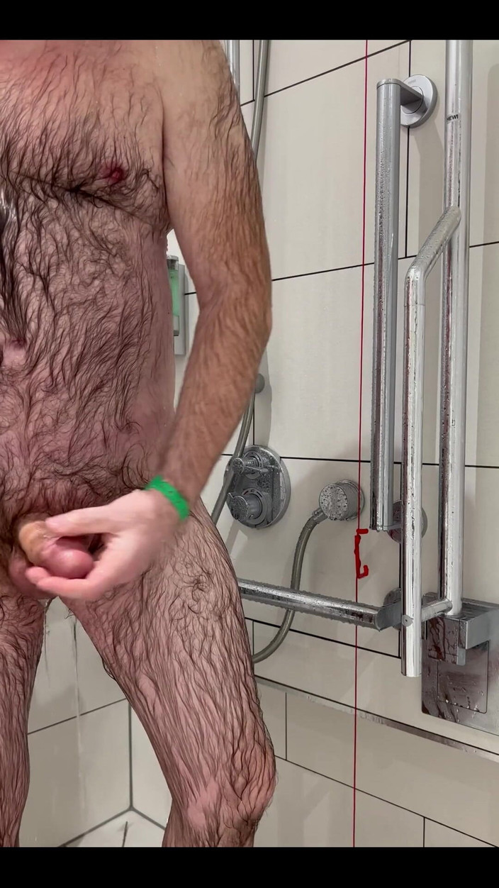 Djdavexxx: Pulă groasă și duș cu cur păros