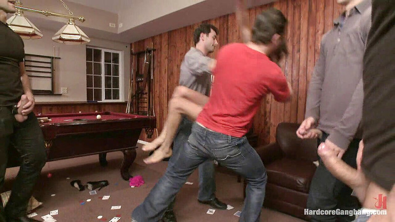 Hardcore Gangbang by Kink: Světově proslulá Dominatrix Triple Penetrovaná v drsném gangbangu