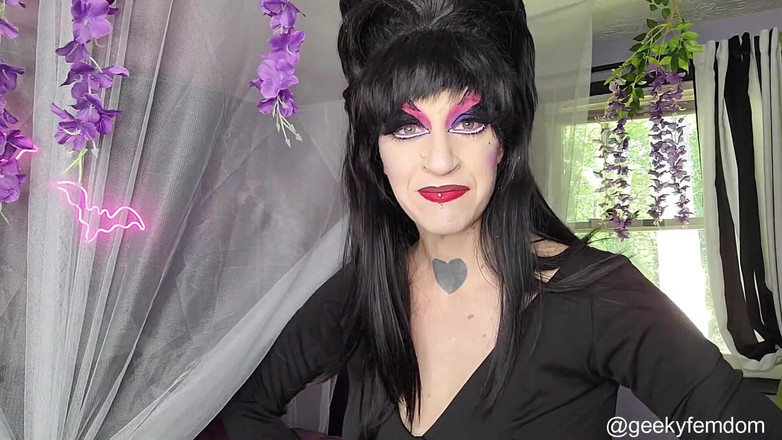 Geeky Femdom: Collezione di depravazione elvira