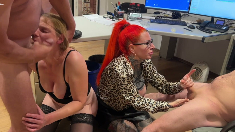 CatCoxx: Hardcore en el lugar de trabajo, la oficina más caliente...