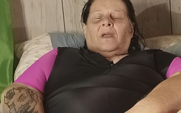 HerculesnVENUS: 彼は彼女を水の中でファックしているので、誰も彼女をその大きなチンコの上に捕まえませんでした