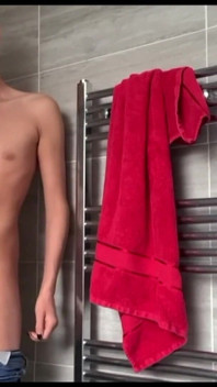 Una fontana di sperma nella vasca