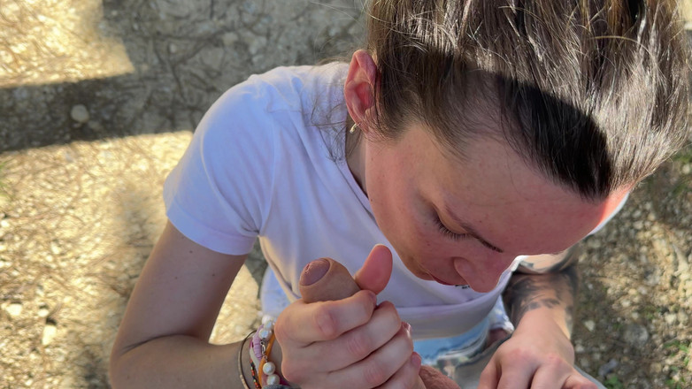 Wendy Burde: Faccio schifo a un escursionista davanti a tutti