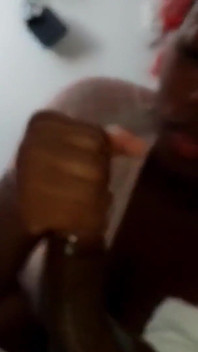 Slarvig huvud sextape titta på mörkhyad tjej suger cumload out &sätter det på hennes bröst för styvfar - Jhodez