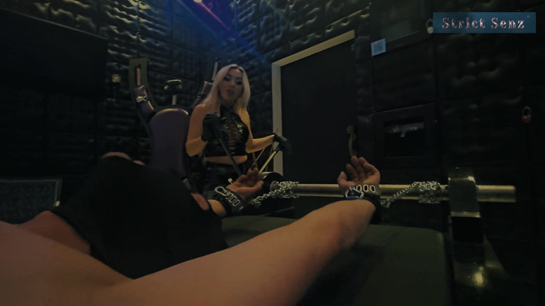 Strict Senz: 랙 2부에서 하드 스트레칭으로 잔인한 랙 무자비한 심문