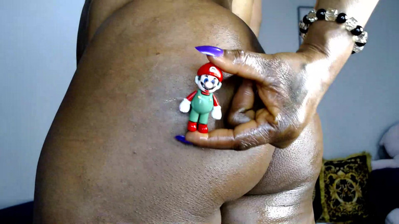Maeling: Ass-fyxiation: Giant Ass Against Tiny Man