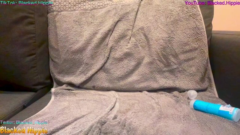 Blacked Hippie: Kulağında inlerken büyük zenci yarağımı pompalıyorum seni edepsiz sürtük