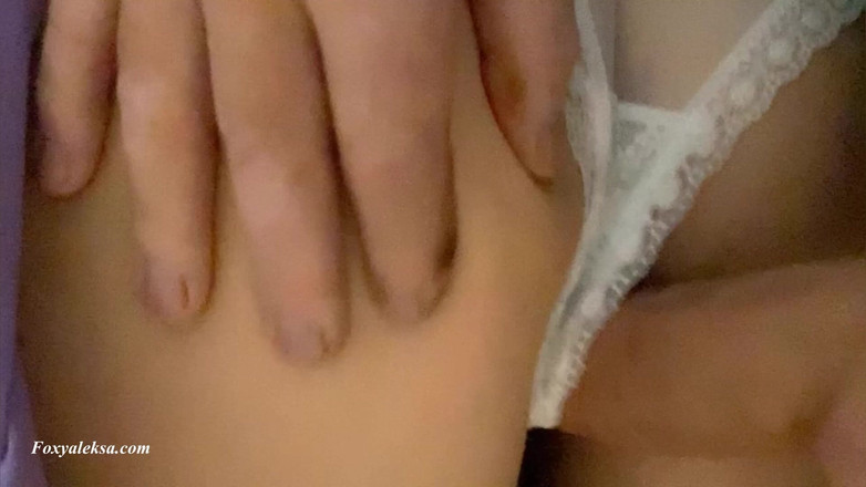 FoxyAleksa: Ergens Een Vieze Lul Onder Mijn Rok