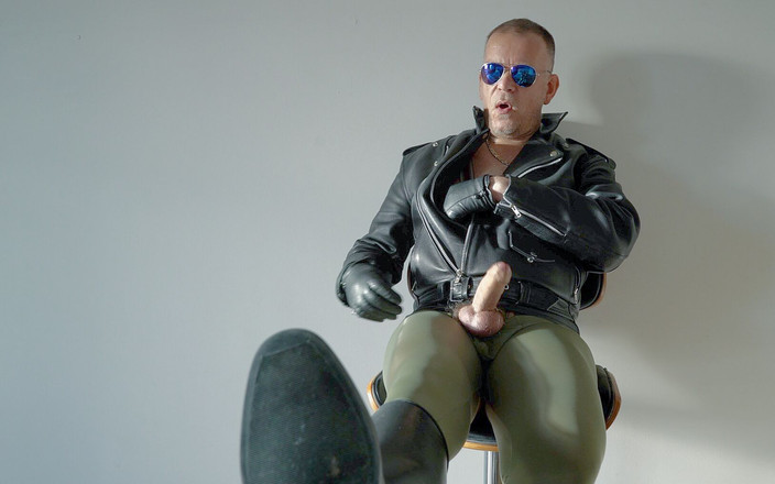 GERMANE_XL: Pria Lycra Kulit 7