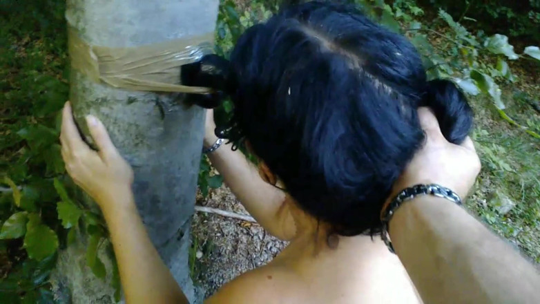 Toilet Mommy: Neukvarken traint haar keel