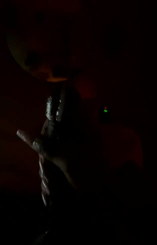 AJ180: Aj180 Prezintă: gemete mami se masturbează