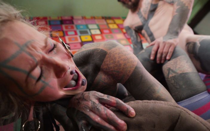 Z-Filmz: Anuskatzz testuje svého nového porno herce