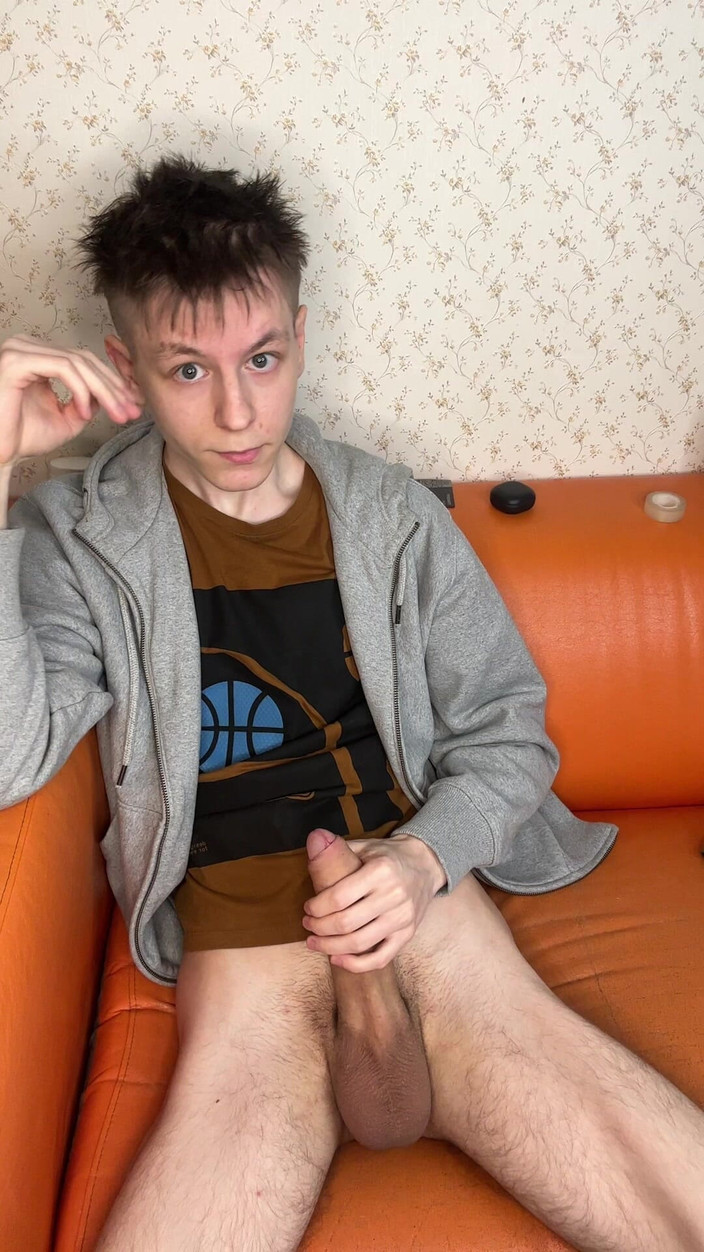 Morflot24: Kremowy kutas 18-latka