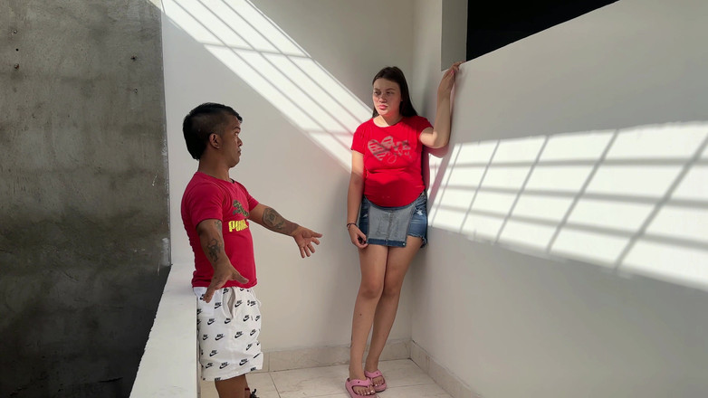 Julianaburning: Ma riche demi-sœur enceinte accepte de coucher avec moi parce...