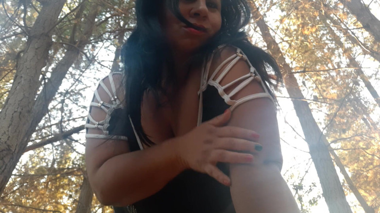 Riderqueen: Stepmommy Fuck Otdoors Bouncing Boobs