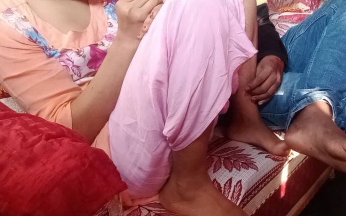 Deshi women: 德西女友的首次性爱视频。德西女友紧阴道性爱。农村女友紧致阴户XXX视频。