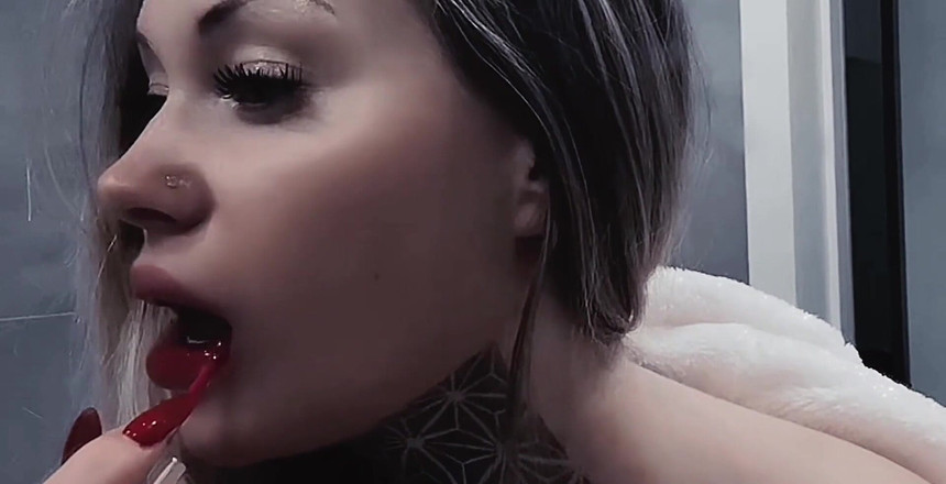 Goddess Misha Goldy: 私の個人的なランジェリーコレクションで私の一部を所有することの究極の喜びを体験してください。