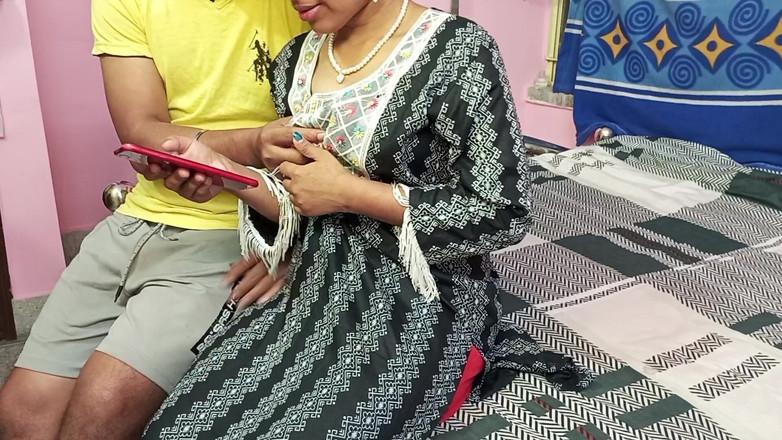 DesiSexCreator: Kekasih mengongkek bhabhi desi India dara sebelum perkahwinannya begitu keras...