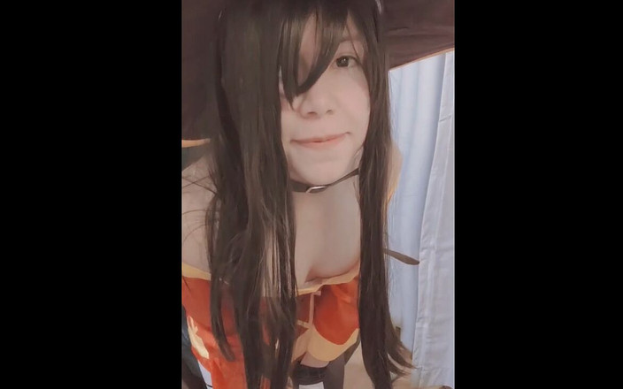 Hana Lily: ¡cosplay De Megumin Masturbándose!
