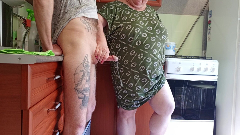 Zona901: さまざまな角度からの精液の強力なショット