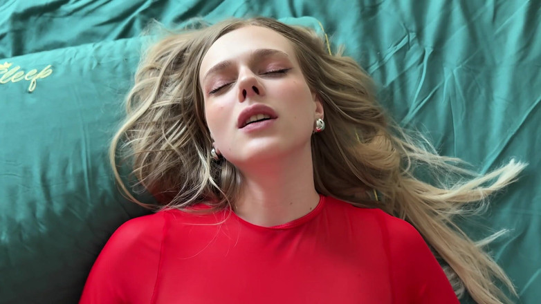 Arisha Mills: O vecină înfometată de pulă a venit la mine ca să...