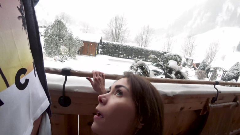 Mia Bandini: Amateur Outdooe Sex on Snow Balcony