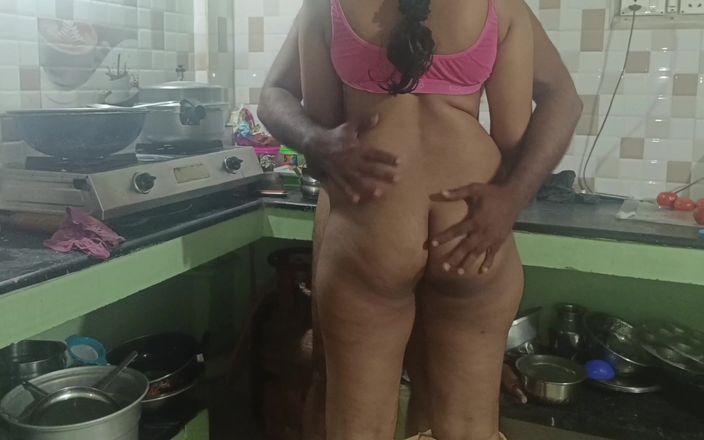 Wonder: Tamil casada mulheres tentando posições diferentes na cozinha com meio-irmão
