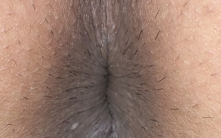 Kyotosigakk: Zadek a konečník muže v dámském prádle