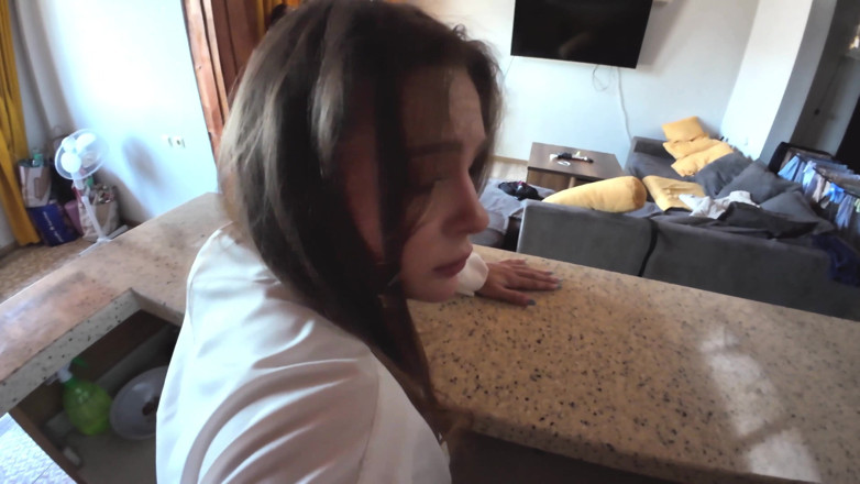 Alexa Poshspicy: 第一人称视角：继妹让我不要进去，但我不能反对。