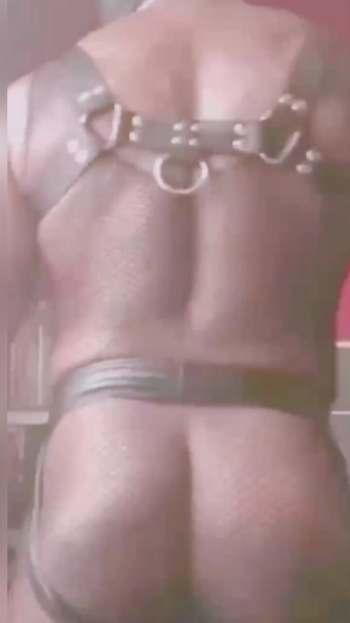 Black mature kinky muscle: パート2 フィッシュネットボディスーツギア スモーク&amp;バット展示