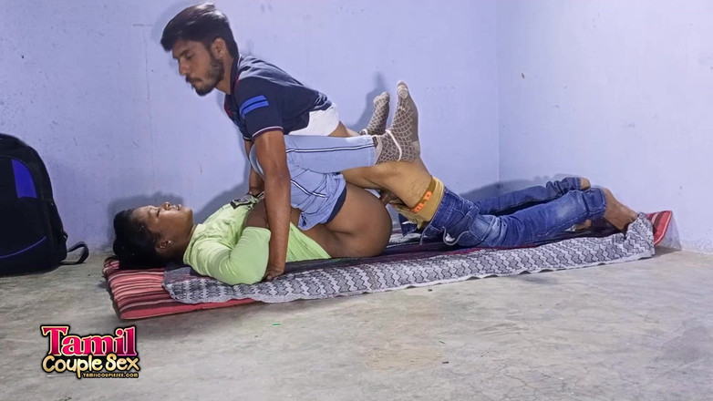 Tamil Couple Porn Videos: Indická dívka poprvé sex se svým partnerem v různých polohách