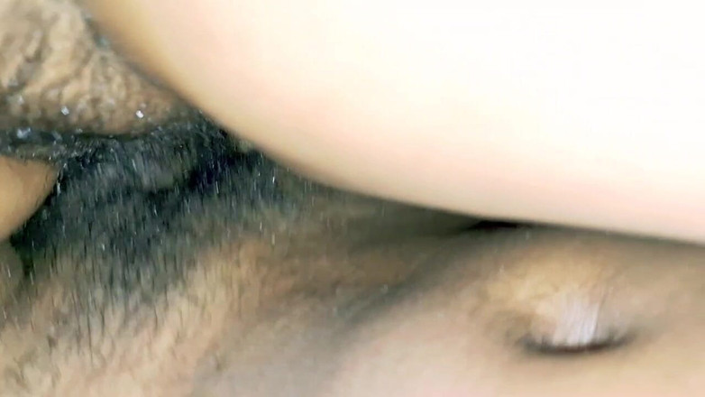 Wifeee: Llamó a la universitaria a casa, se quitó la ropa,...