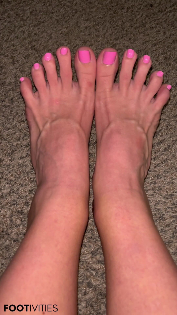 footivities: Veiny Feet After Shower - Silent Tease by Ivys Feet Footivities