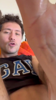 Harry Jen - Nederland | POV knappe Harry zuigt aan mijn pik en krijgt een portie sperma