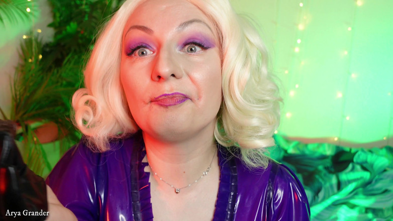 Arya Grander: Food fetish video, sexy MILF with braces mukbang