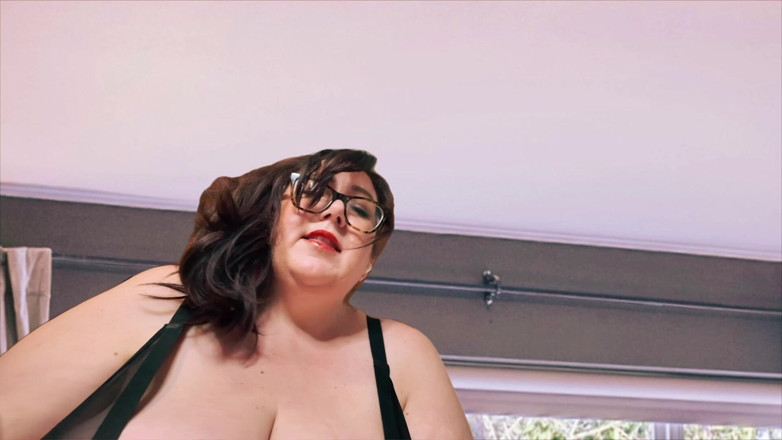 cutejayne: BBW Becomes Giantess Taunts and Stomps You