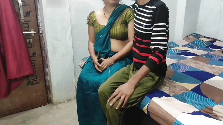 Happyhome: Nevlastní sestra ošukaná mladším nevlastním bratrem s čistým hindským zvukem