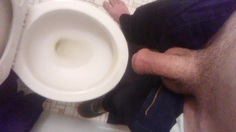 LilTaste: Mid-afternoon Peeing; Many-angled